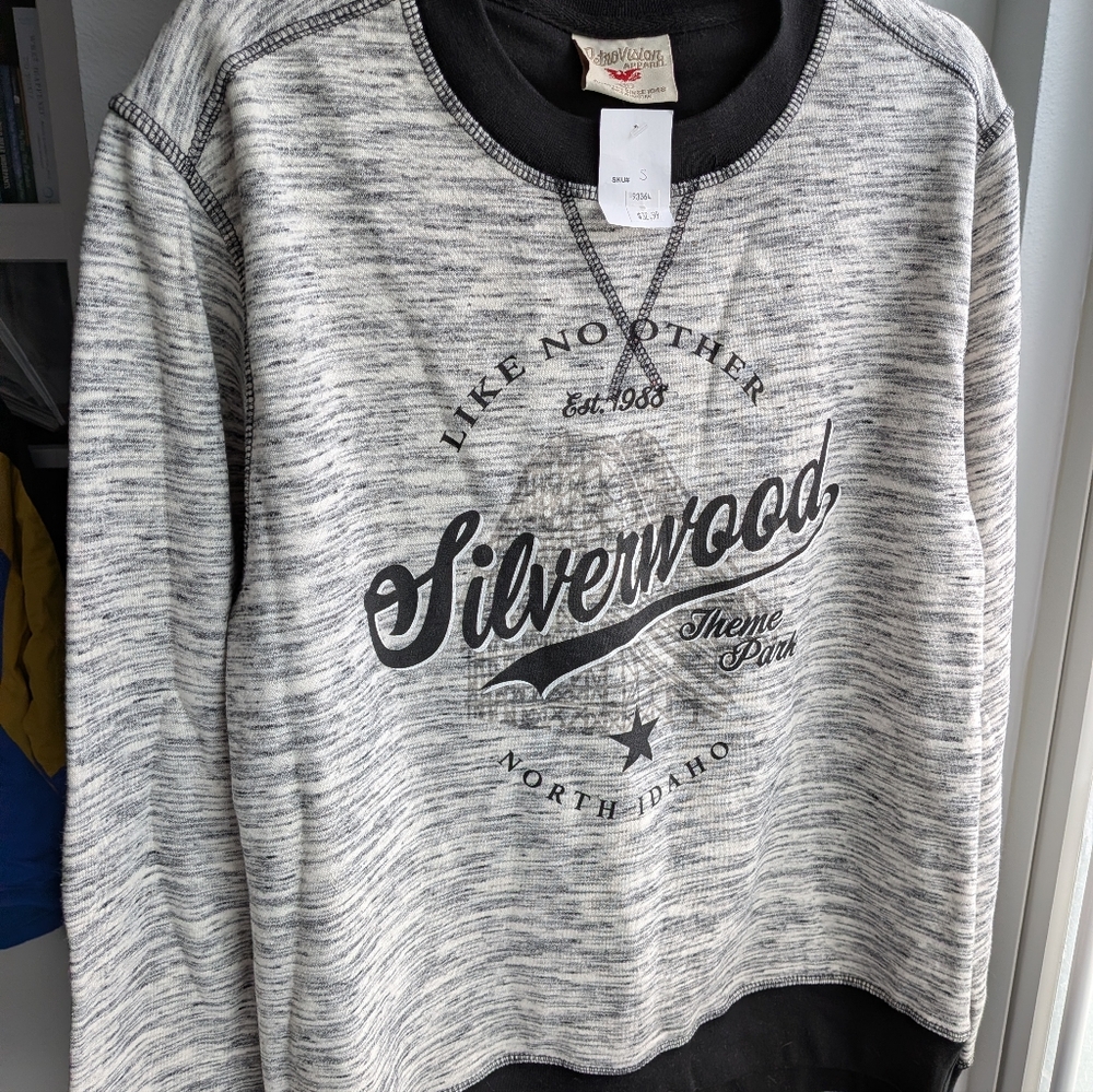 Retro Silverwood Theme Park North Idaho Crewneck Sweatshirt - Size S
